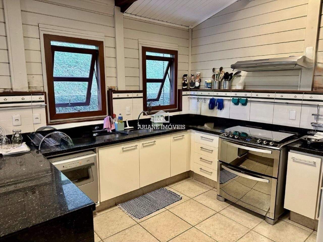 Casa de Condomínio à venda com 4 quartos, 350m² - Foto 19