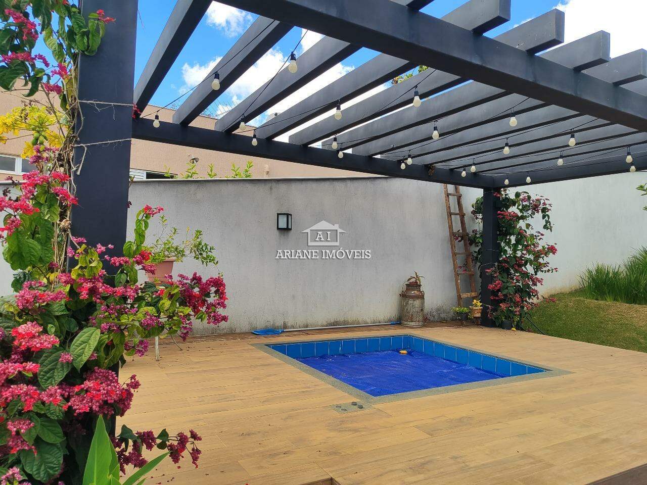 Casa de Condomínio à venda com 5 quartos, 300m² - Foto 3