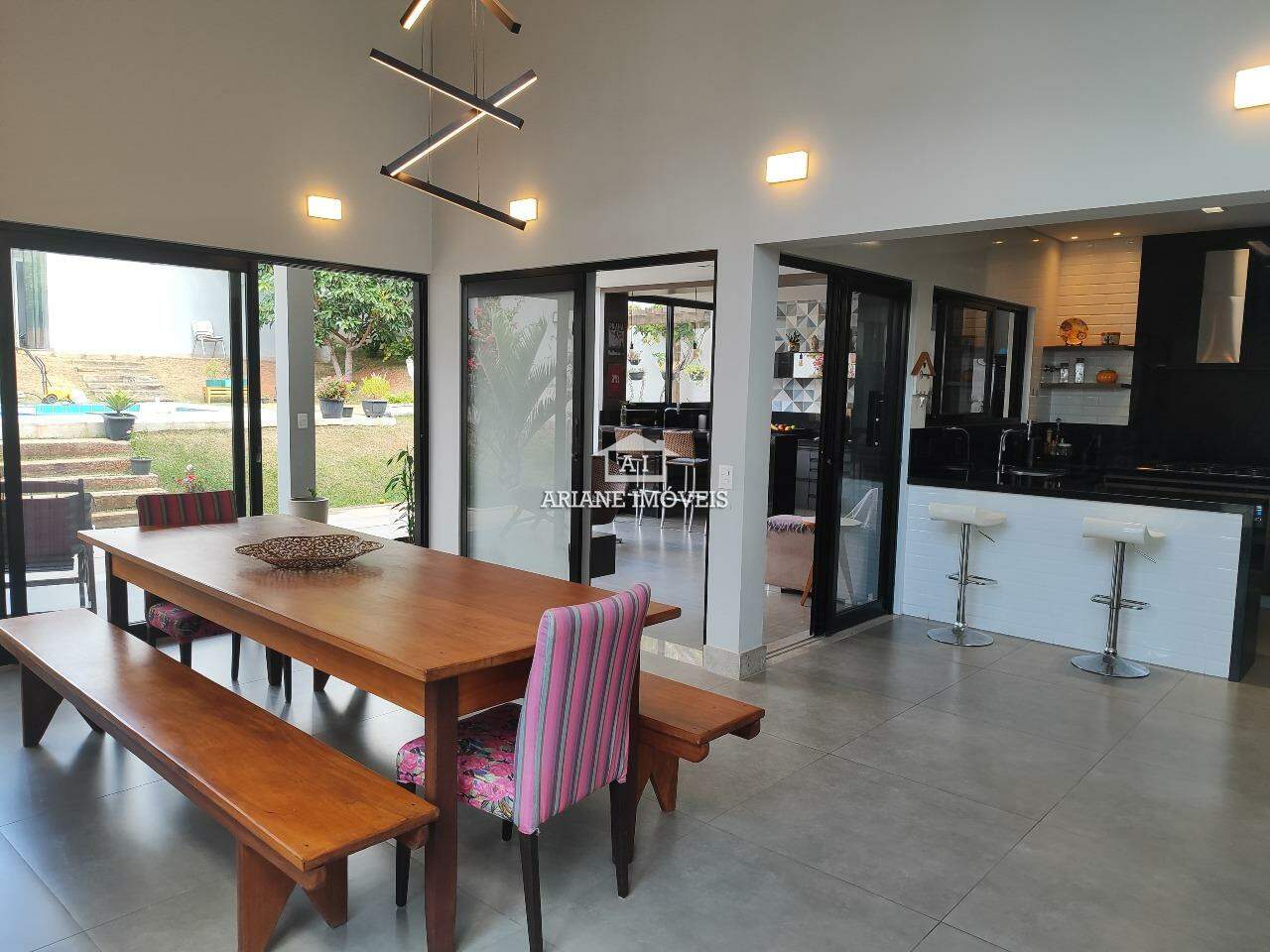 Casa de Condomínio à venda com 5 quartos, 300m² - Foto 5