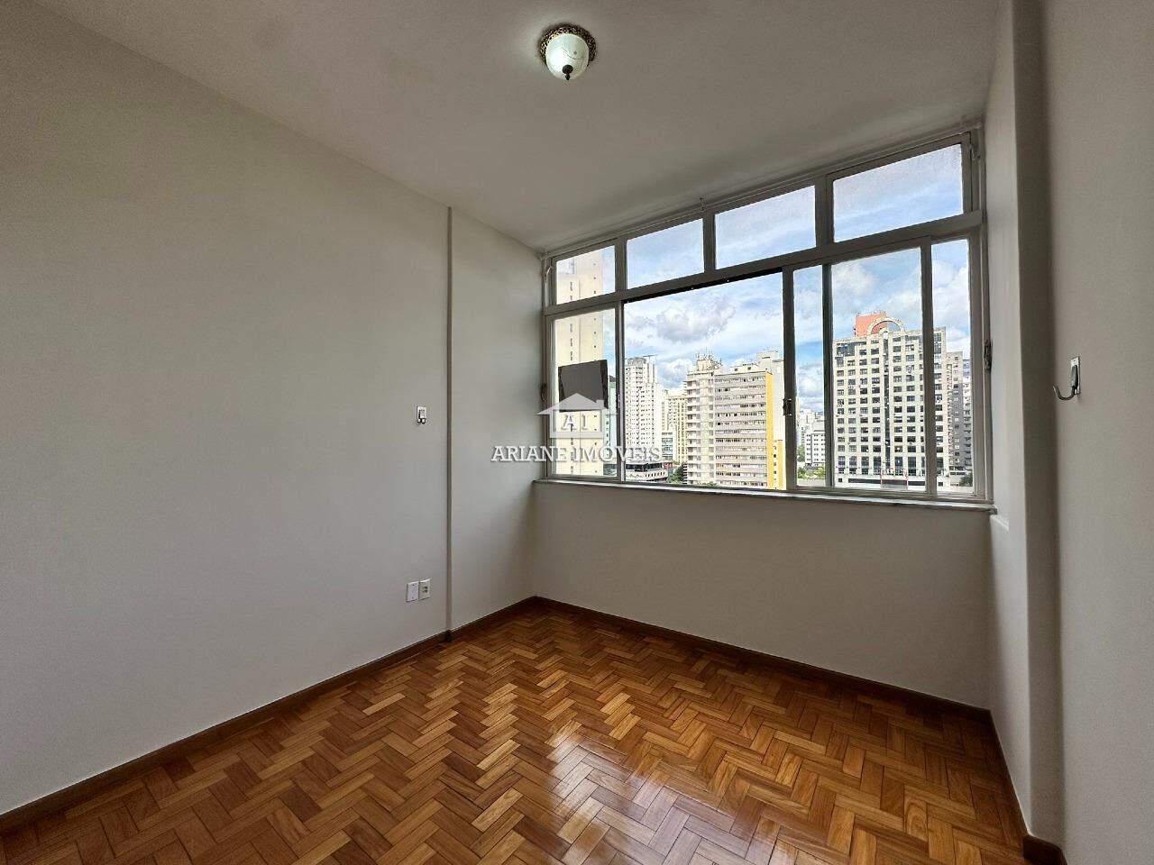 Apartamento à venda com 3 quartos, 141m² - Foto 12