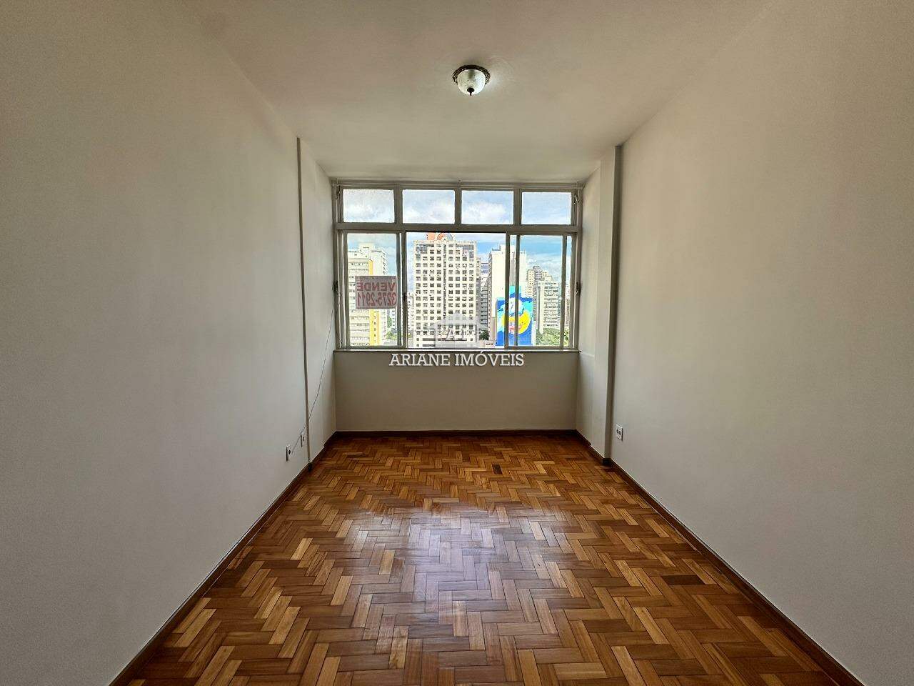 Apartamento à venda com 3 quartos, 141m² - Foto 2