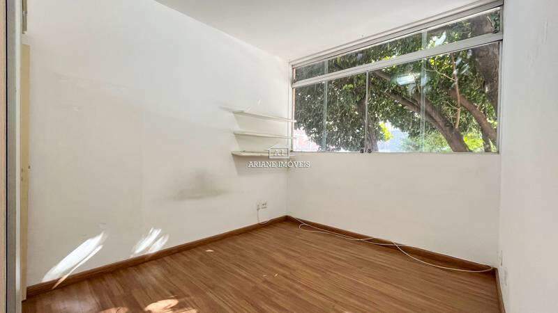 Apartamento à venda com 3 quartos, 120m² - Foto 1
