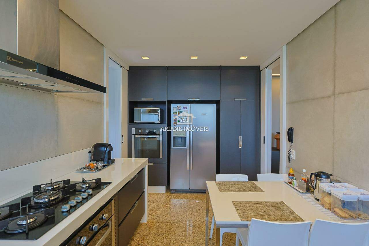 Apartamento à venda com 3 quartos, 245m² - Foto 9