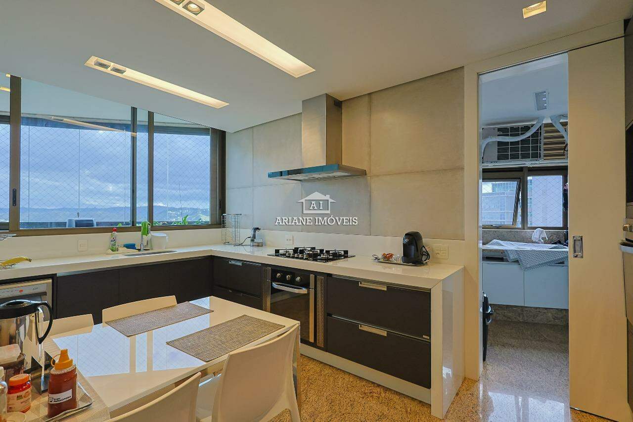 Apartamento à venda com 3 quartos, 245m² - Foto 8