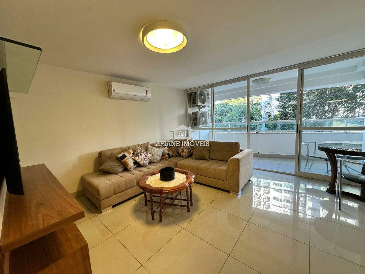 Apartamento para alugar com 4 quartos, 130m² - Foto 2