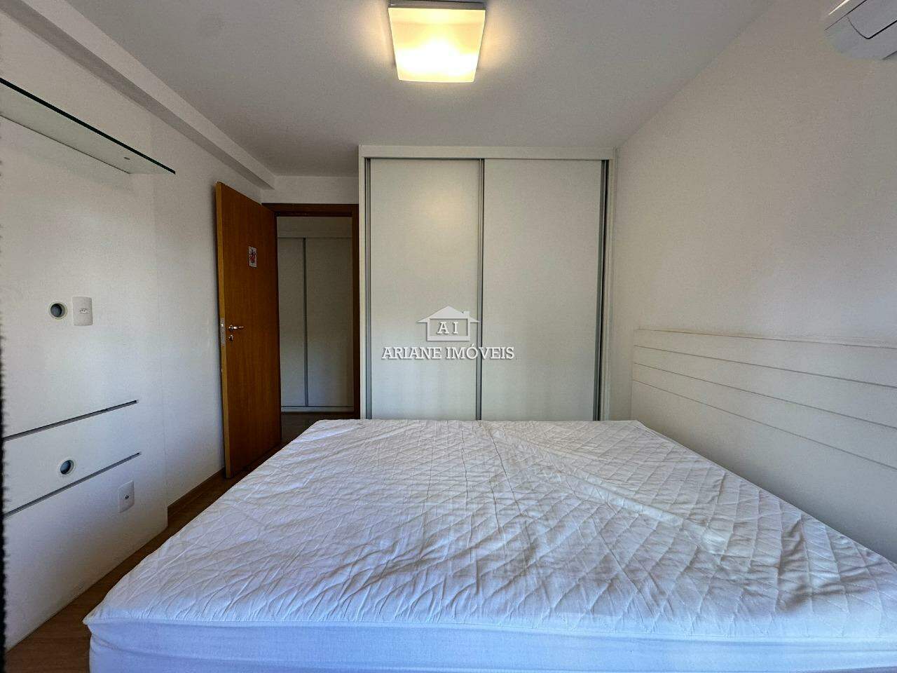 Apartamento para alugar com 4 quartos, 130m² - Foto 9