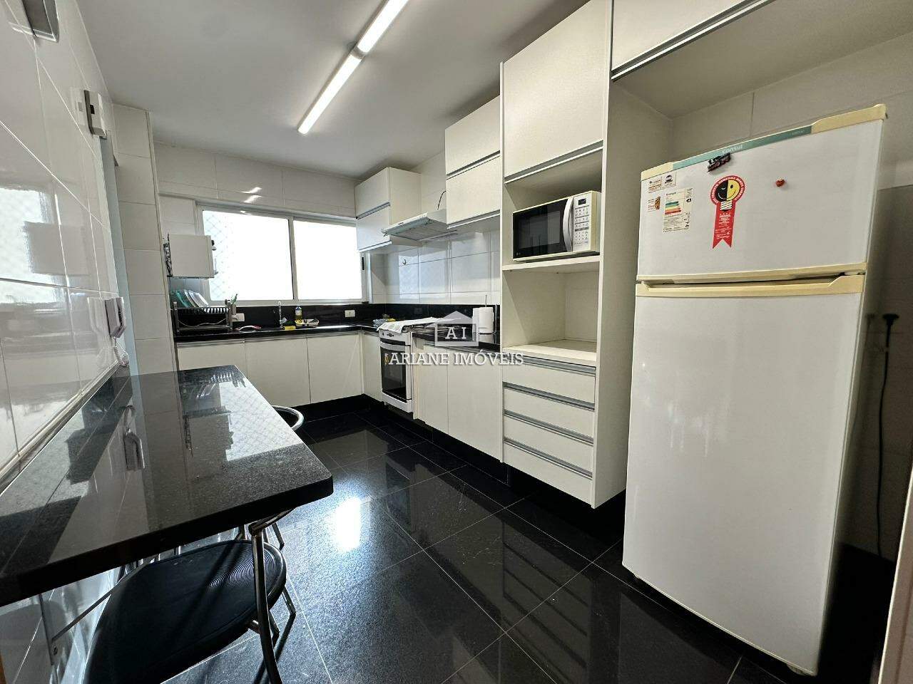 Apartamento para alugar com 4 quartos, 130m² - Foto 17