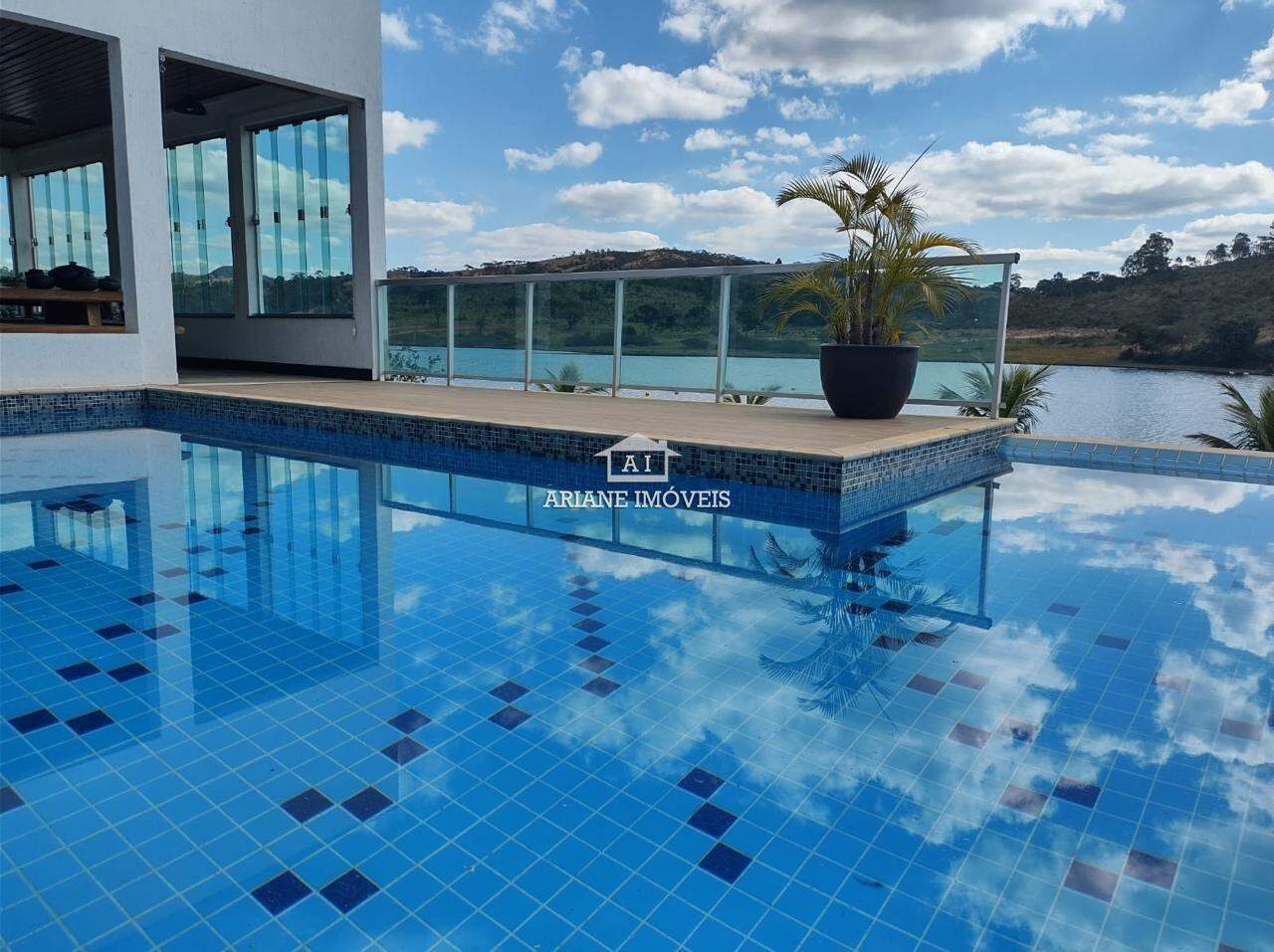 Casa de Condomínio à venda com 7 quartos, 1250m² - Foto 1