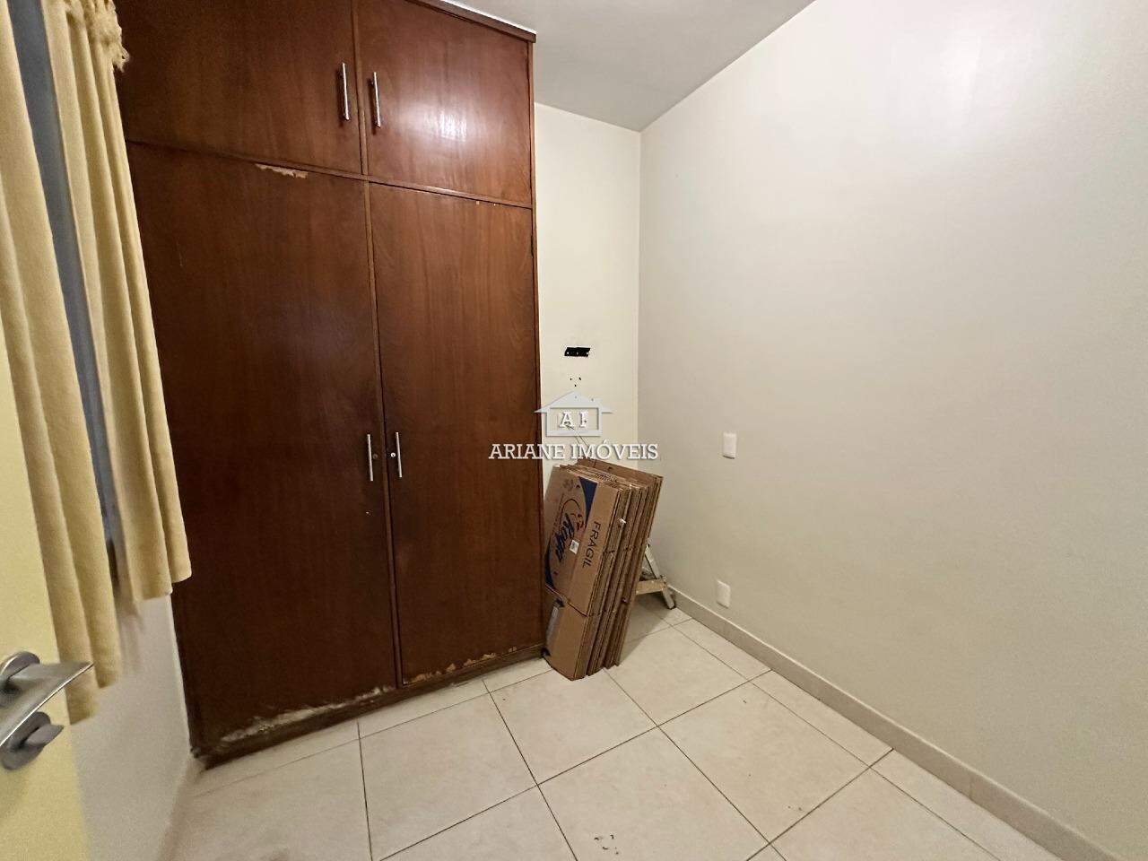Apartamento à venda com 4 quartos, 200m² - Foto 25