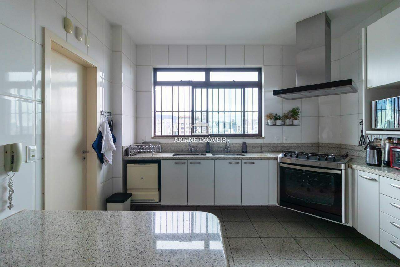 Apartamento à venda com 4 quartos, 220m² - Foto 15