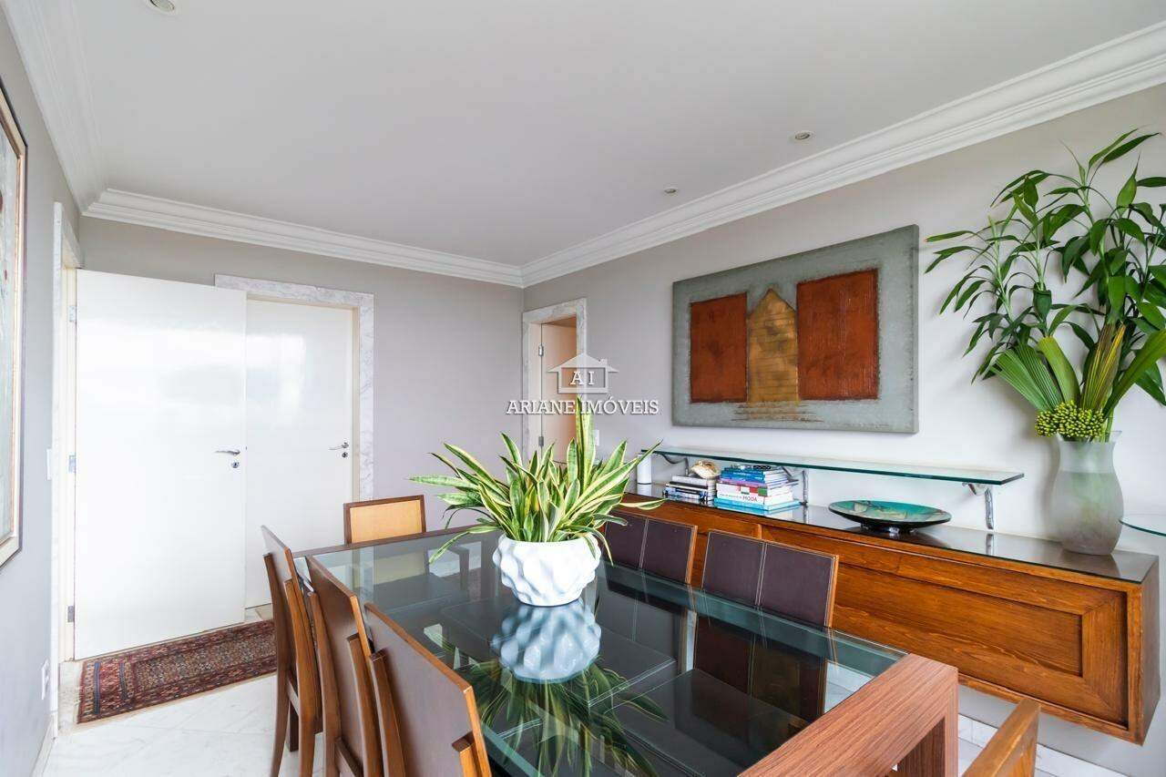 Apartamento à venda com 4 quartos, 220m² - Foto 9