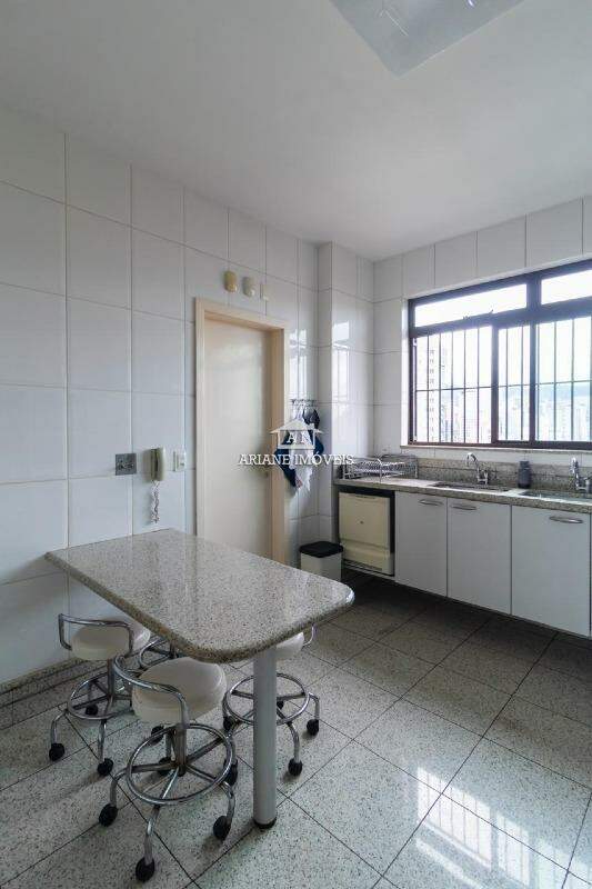 Apartamento à venda com 4 quartos, 220m² - Foto 14