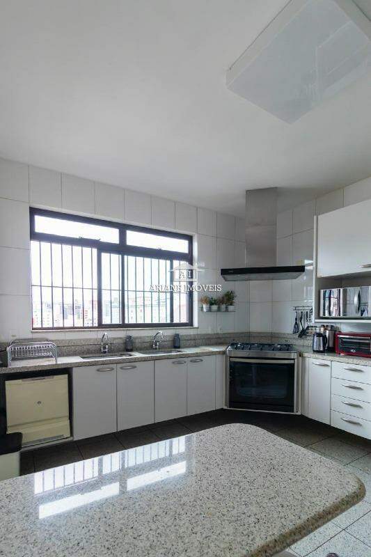 Apartamento à venda com 4 quartos, 220m² - Foto 11