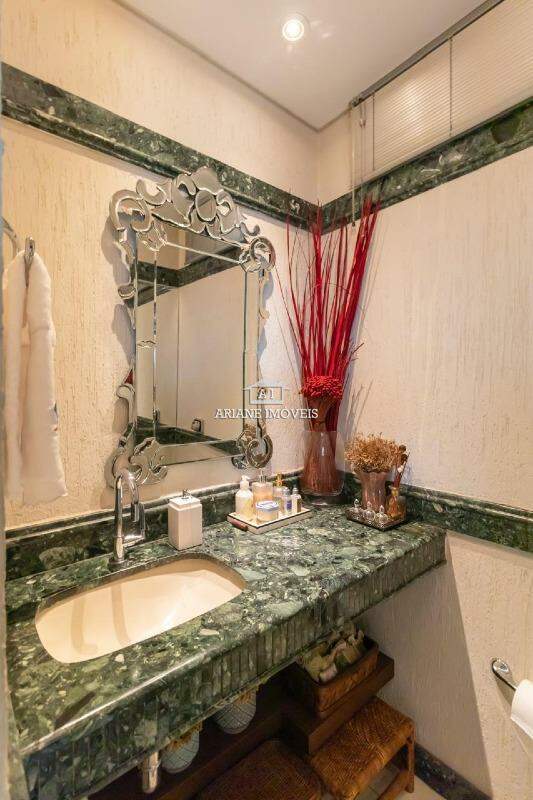 Apartamento à venda com 4 quartos, 220m² - Foto 7