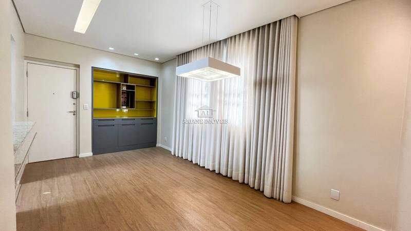 Apartamento à venda com 3 quartos, 98m² - Foto 2