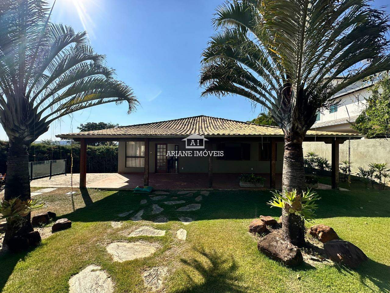 Casa de Condomínio à venda com 3 quartos, 368m² - Foto 2