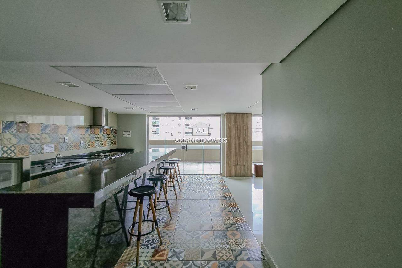 Apartamento para alugar com 2 quartos, 72m² - Foto 8