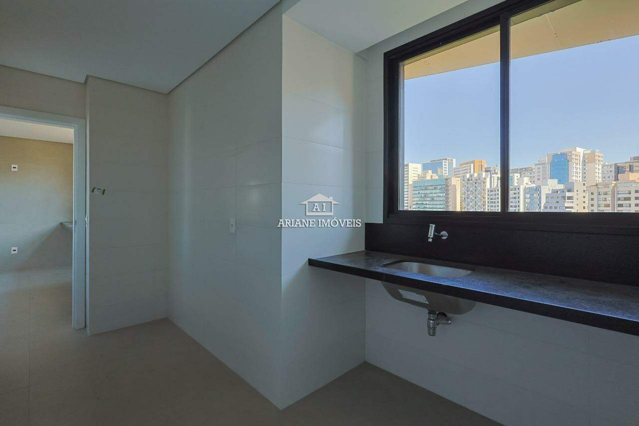 Apartamento para alugar com 4 quartos, 230m² - Foto 7