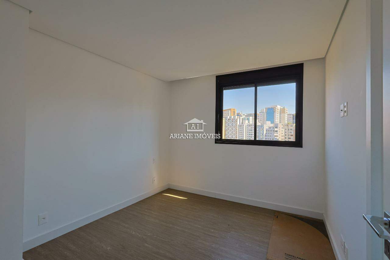 Apartamento para alugar com 4 quartos, 230m² - Foto 13