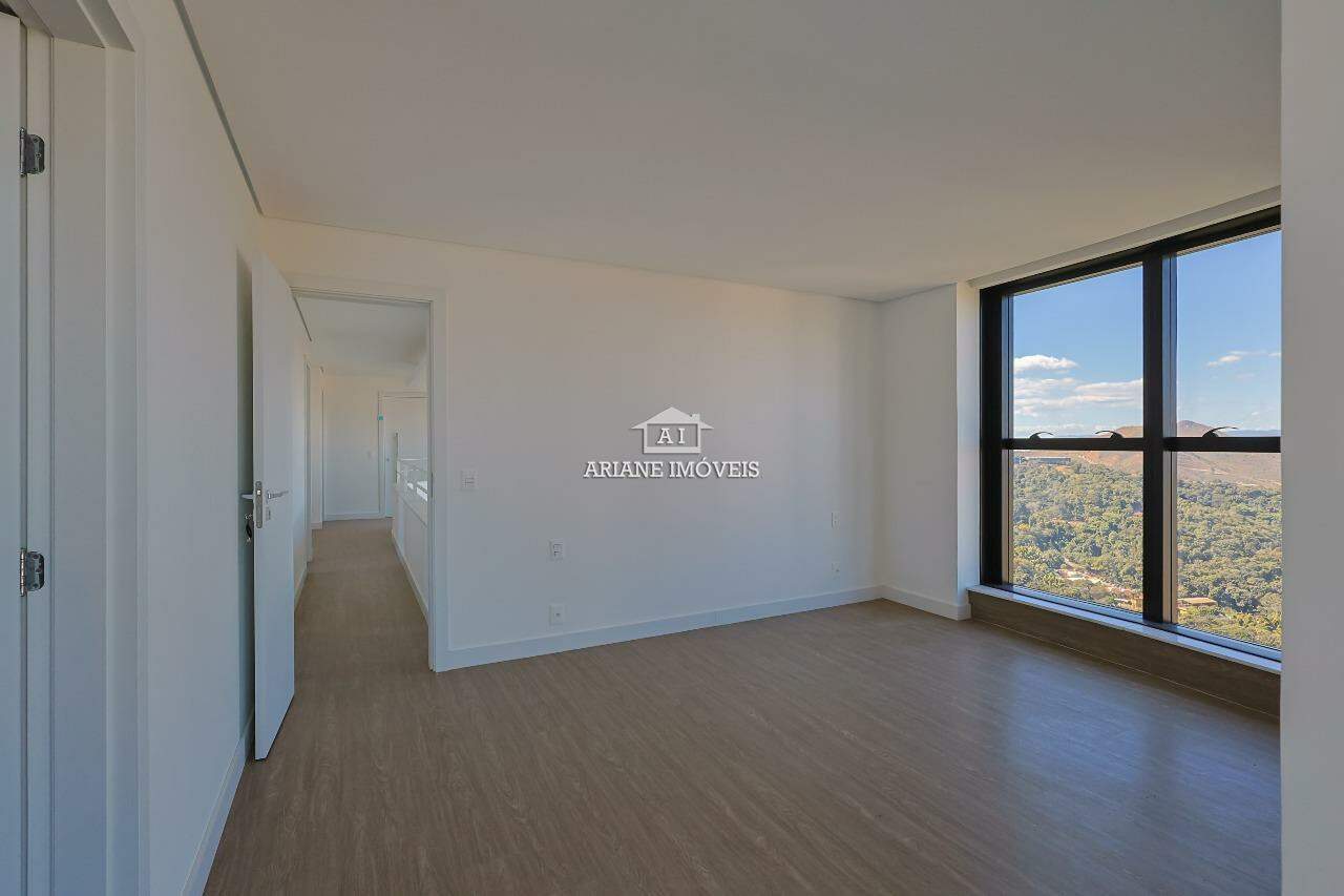 Apartamento para alugar com 4 quartos, 230m² - Foto 15
