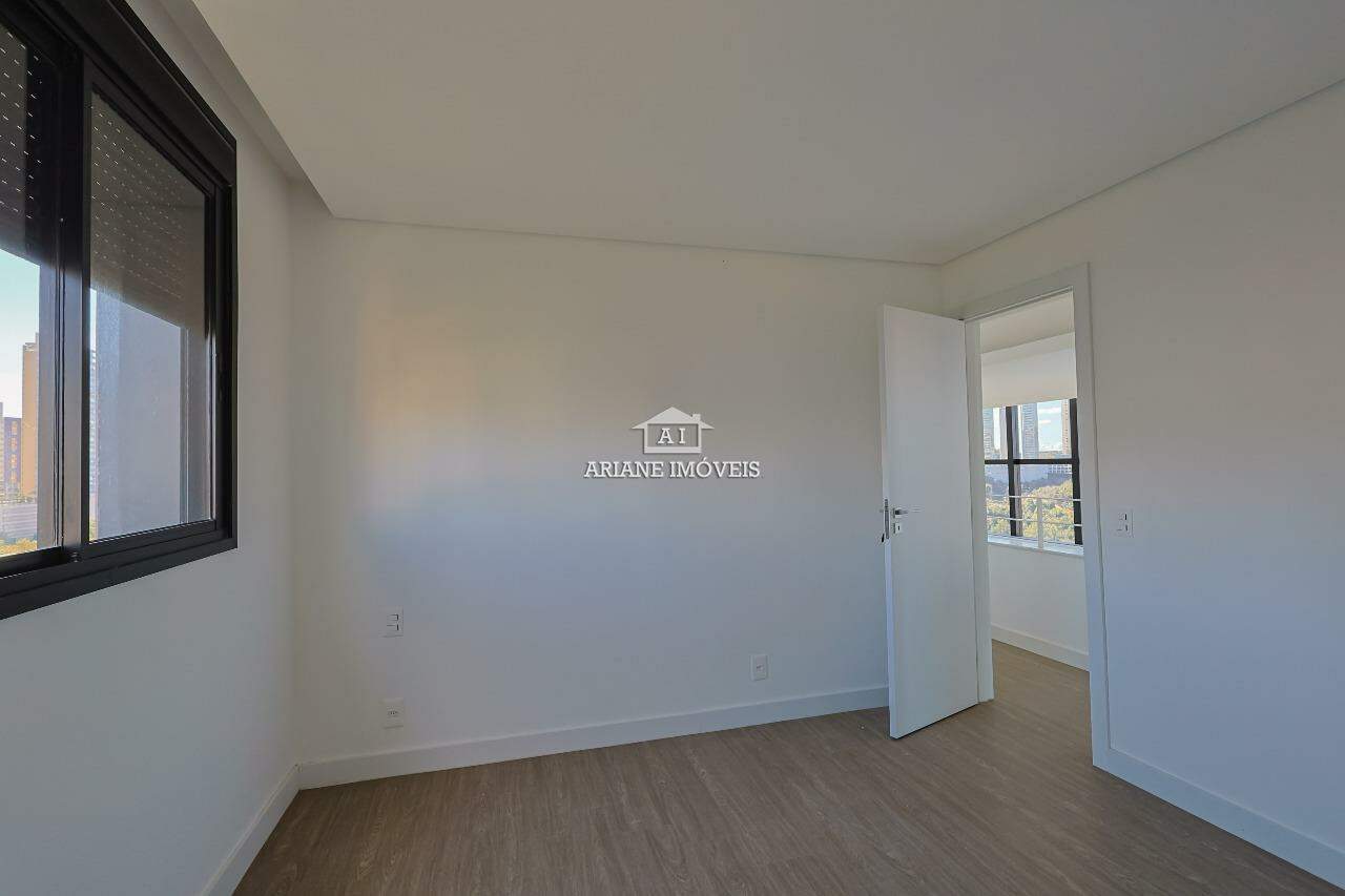 Apartamento para alugar com 4 quartos, 230m² - Foto 17