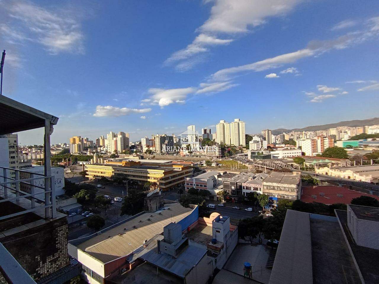 Apartamento para alugar com 3 quartos, 99m² - Foto 2
