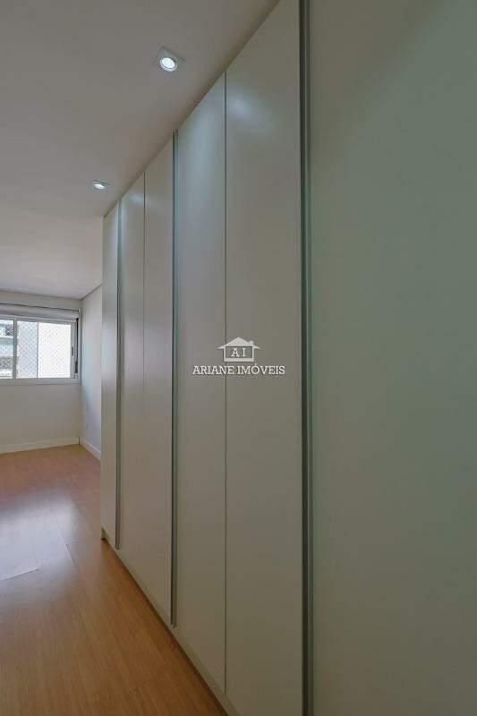 Apartamento para alugar com 2 quartos, 67m² - Foto 12