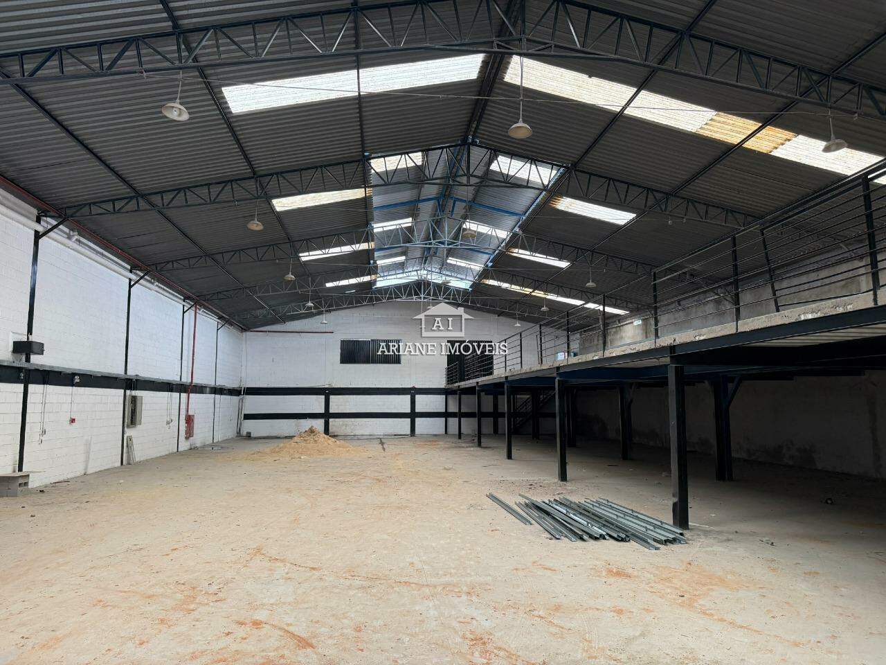 Depósito-Galpão, 1420 m² - Foto 1