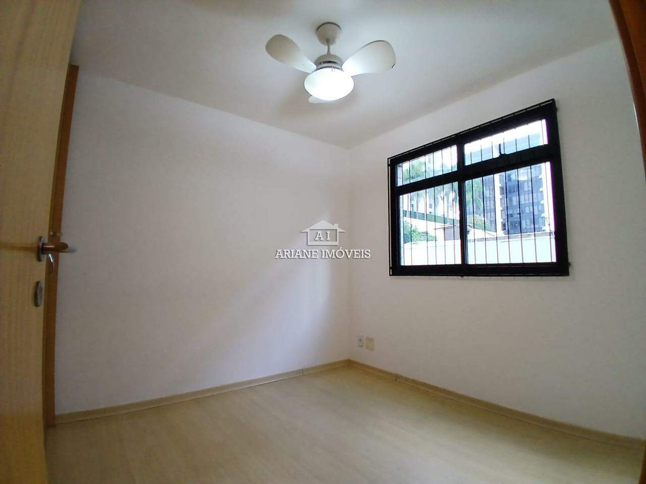 Apartamento para alugar com 2 quartos, 100m² - Foto 5