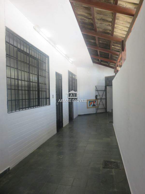 Conjunto Comercial-Sala para alugar com 4 quartos, 140m² - Foto 2