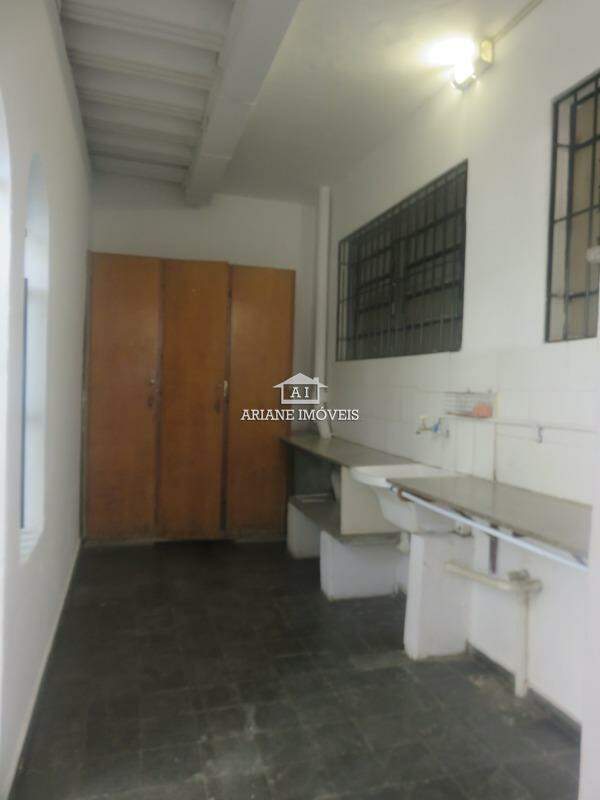 Conjunto Comercial-Sala para alugar com 4 quartos, 140m² - Foto 25