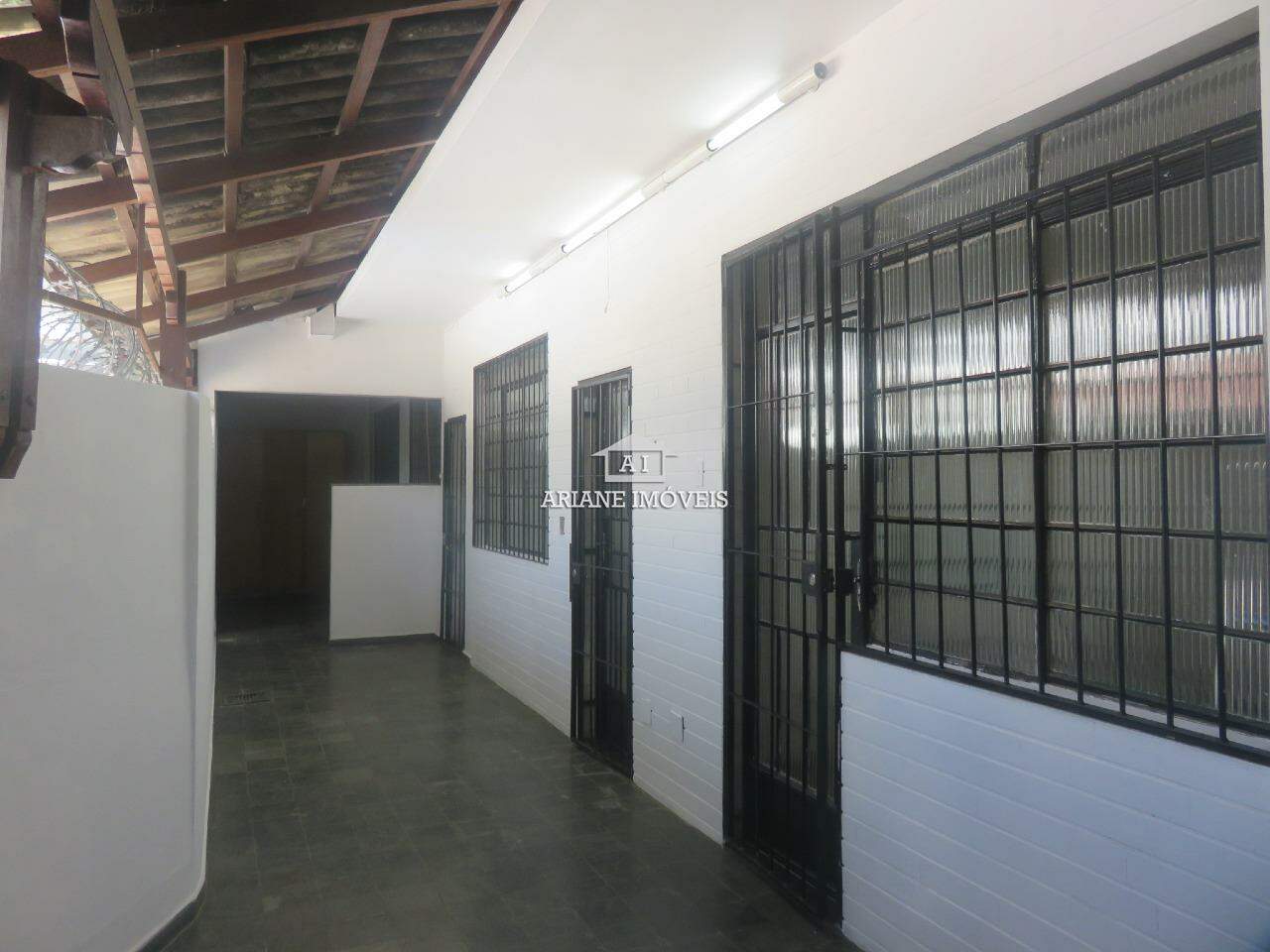 Conjunto Comercial-Sala para alugar com 4 quartos, 140m² - Foto 3