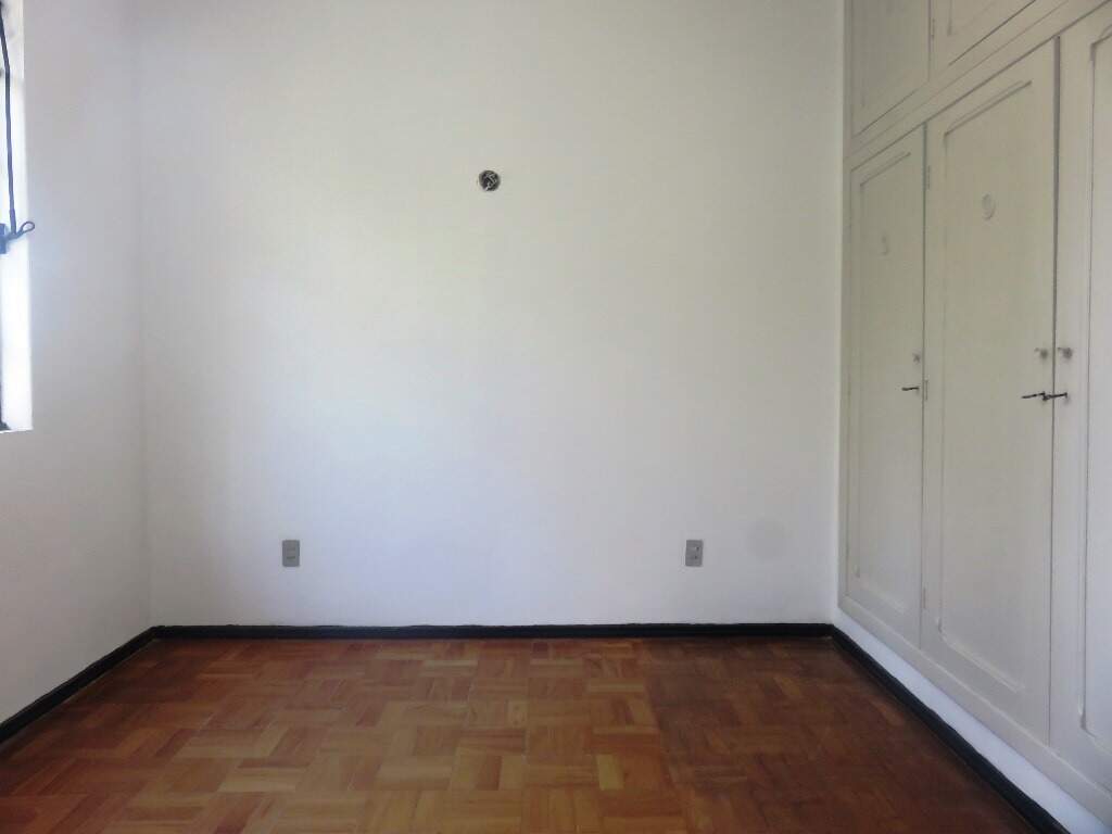 Conjunto Comercial-Sala para alugar com 4 quartos, 140m² - Foto 15