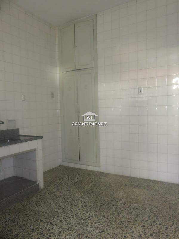 Conjunto Comercial-Sala para alugar com 4 quartos, 140m² - Foto 17