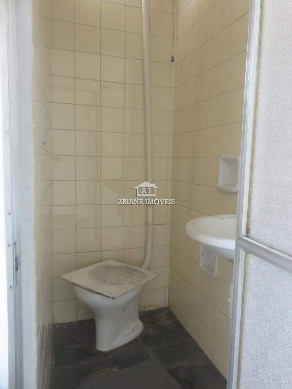 Conjunto Comercial-Sala para alugar com 4 quartos, 140m² - Foto 21