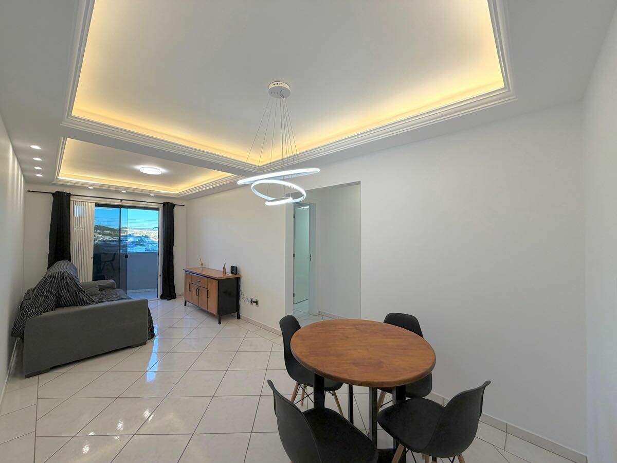 Apartamento à venda no Coral: 