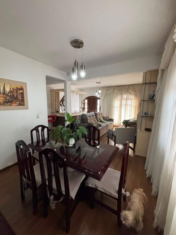 Casa à venda no Coral: 