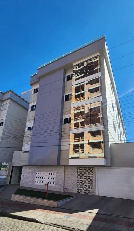 Apartamento à venda no Coral: 