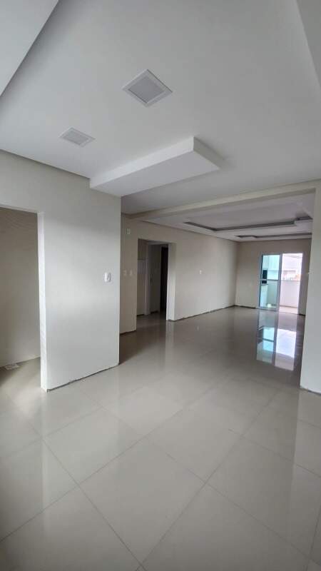 Apartamento à venda no Coral: 