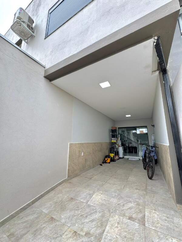 Casa à venda no Caravágio: 