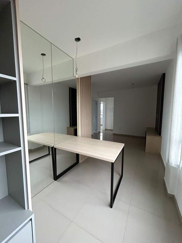 Apartamento à venda no Coral: 