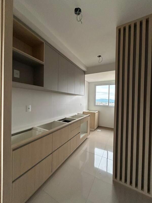 Apartamento à venda no Coral: 