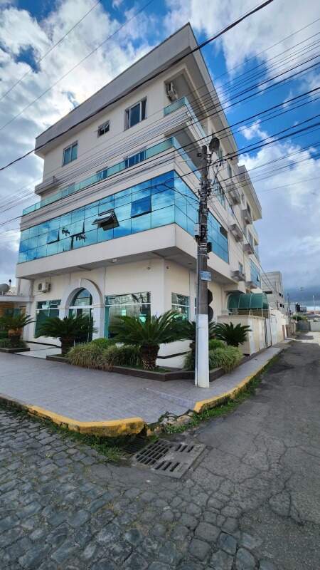 Apartamento à venda no Coral: 