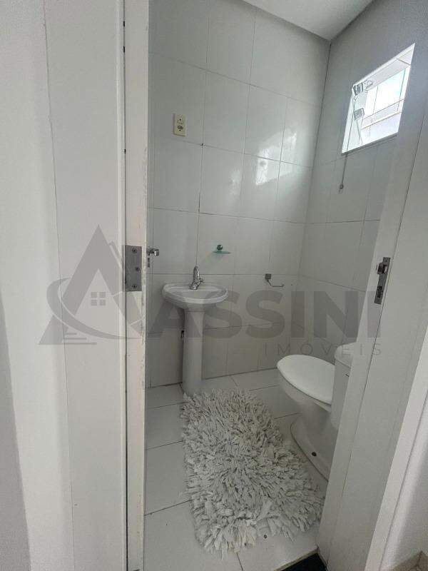 Sala para aluguel no Centro I: Banheiro