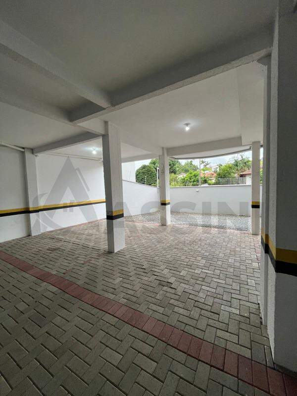 Cobertura para aluguel no Jardim Maluche: Vagas de garagem 