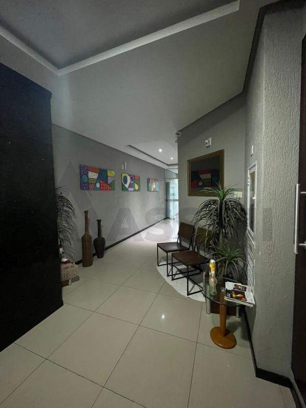 Cobertura para aluguel no Jardim Maluche: Hall
