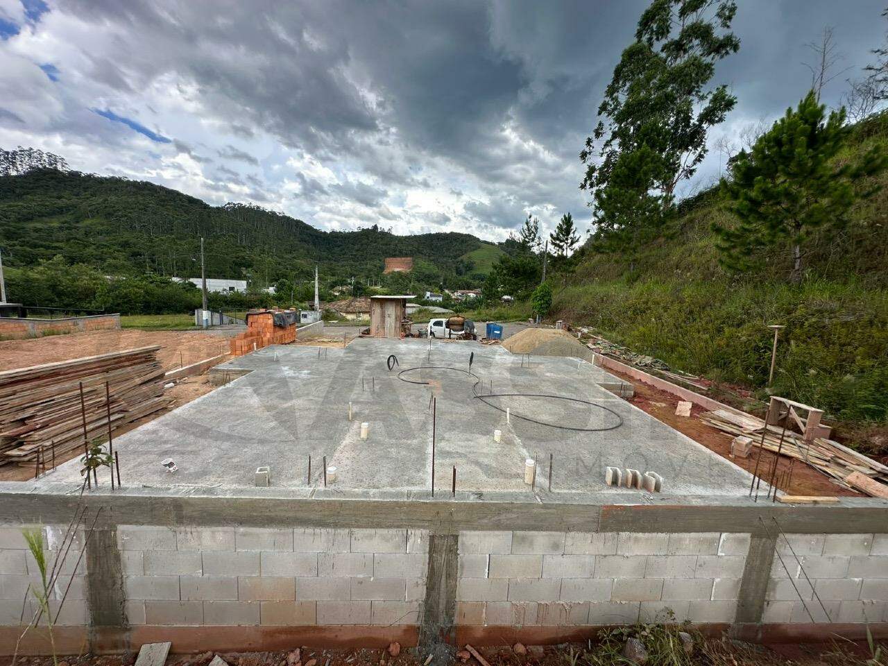 Casa à venda no Lgeado baixo: 