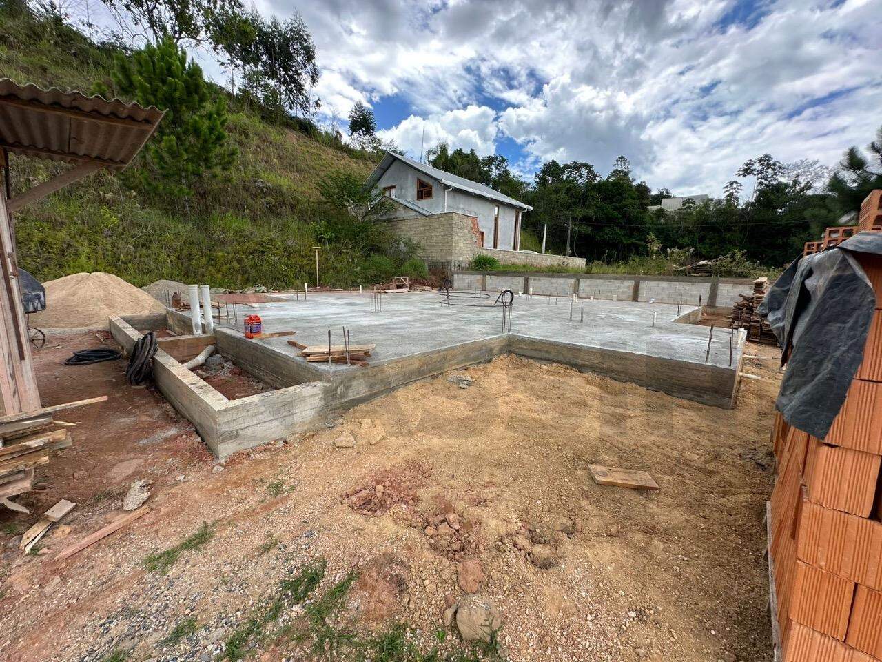 Casa à venda no Lgeado baixo: 