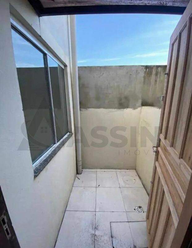 Casa à venda no Limoeiro: 