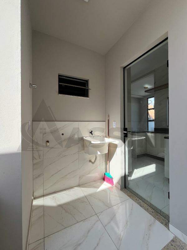Casa à venda no centro: 